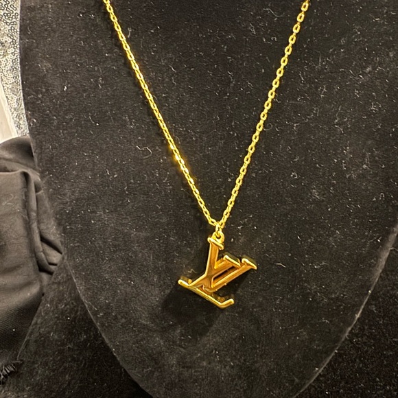 Louis Vuitton Gold Dainty Necklace - Picture 1 of 7